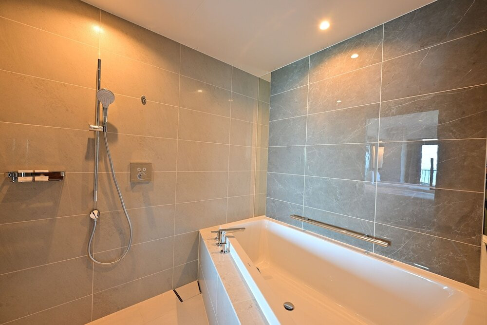 デラックススイートのバスルーム例