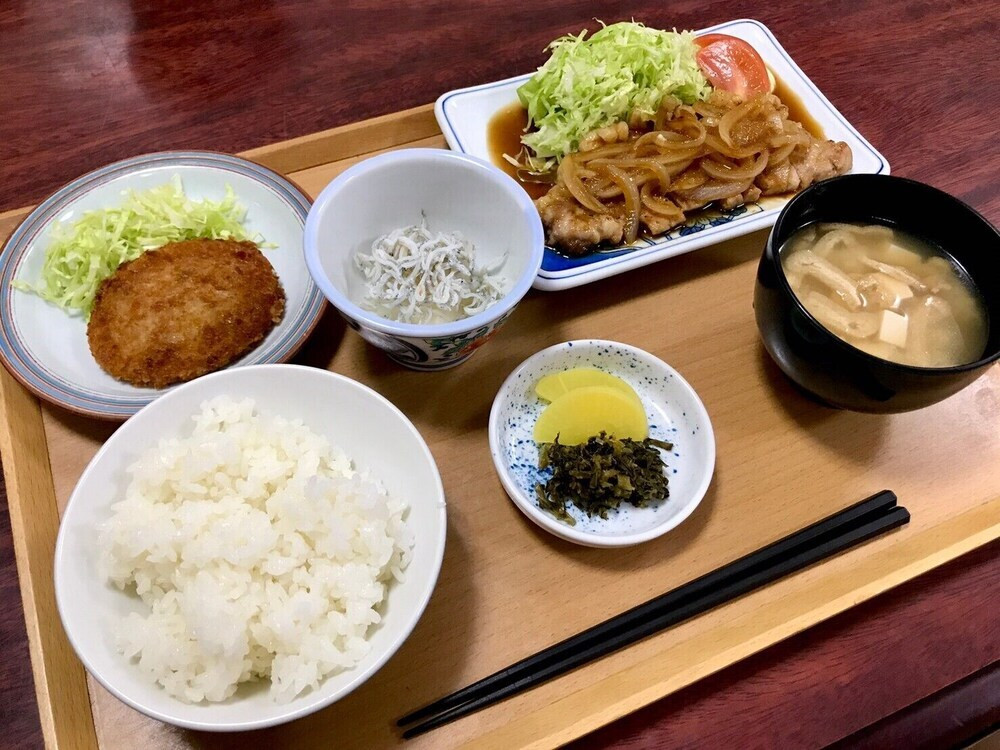 朝食