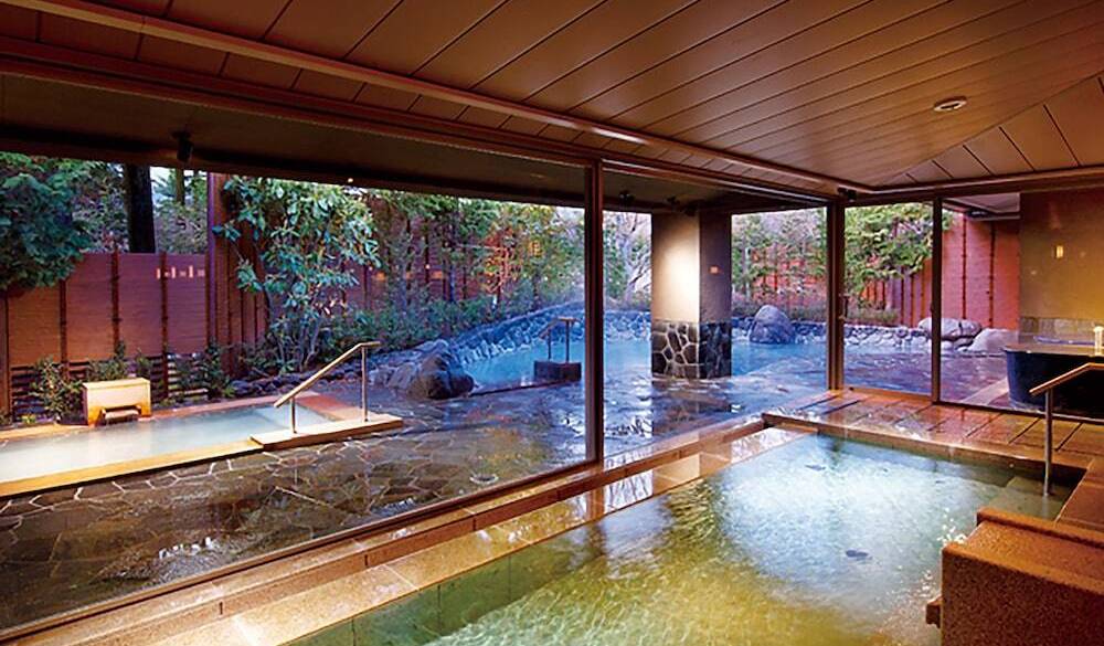 大浴場で
2種類の名湯を堪能 / 2