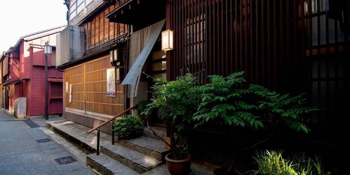 かずえや（石川県 町家） / 1