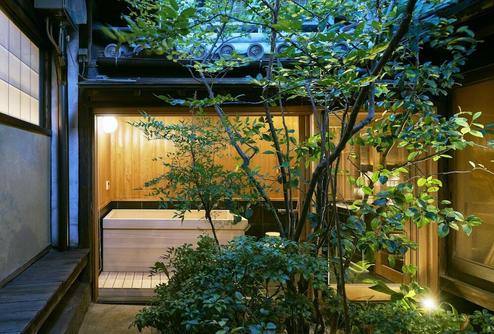 櫓屋 -ROYA- 1階 AWA101　坪庭、風呂