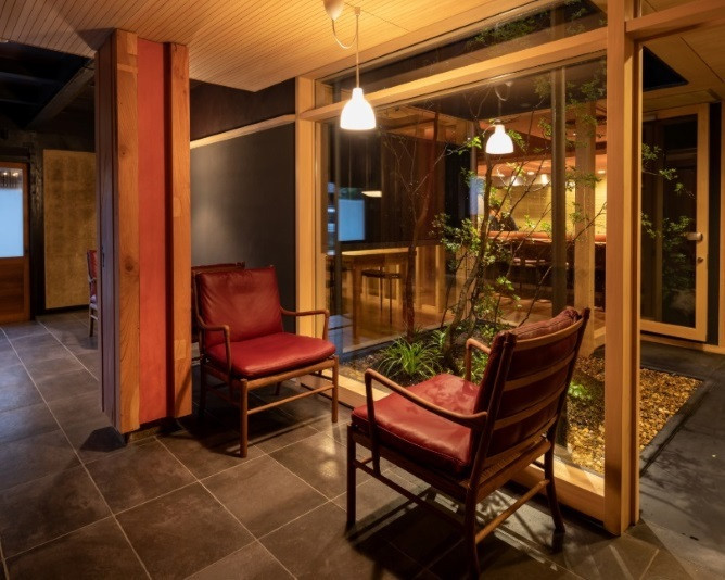 近江屋のラウンジ