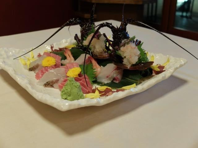 伊勢海老をはじめとした豪華な夕食も◎