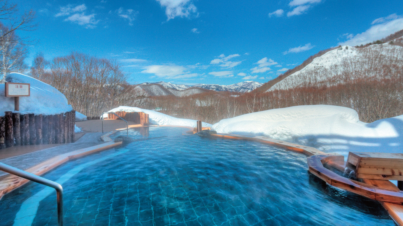 雪景色×美肌の湯でツルツルに3390550