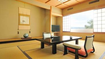 客室内のダイニングエリア / 14