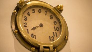 フロントの時計 / 3