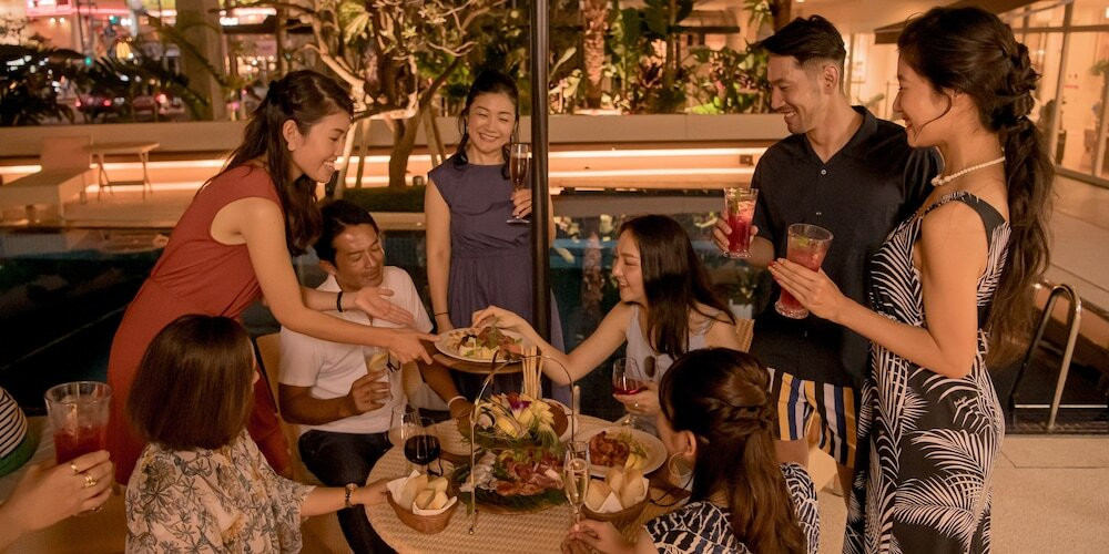 プールサイドバー