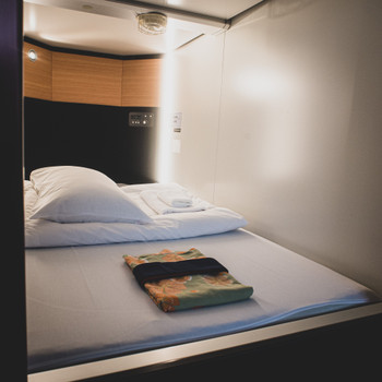 和モダンな内装でのんびり、女性専用カプセルホテル3486763