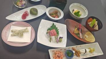 旅館のお食事処 / 39