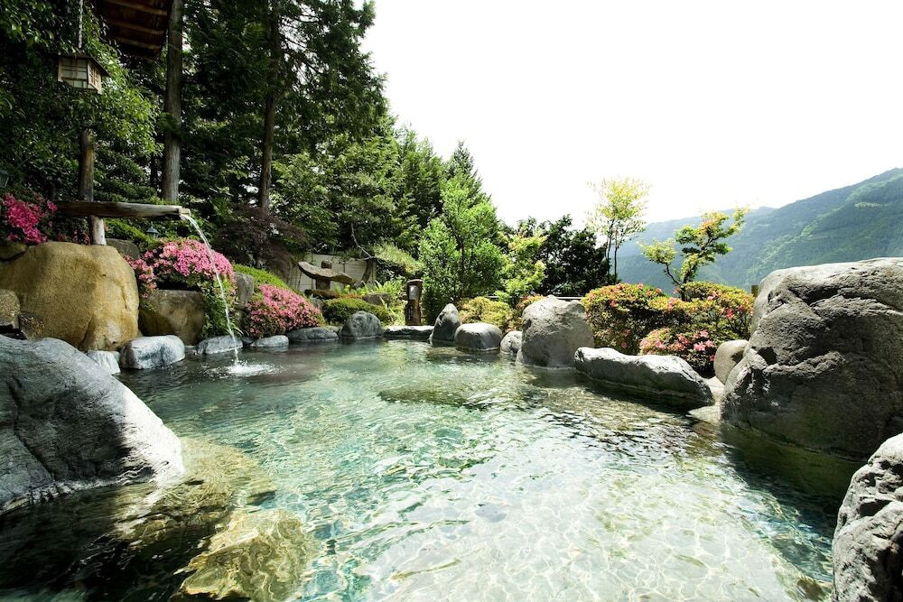 風情たっぷりの老舗宿「湯之島館」3670779