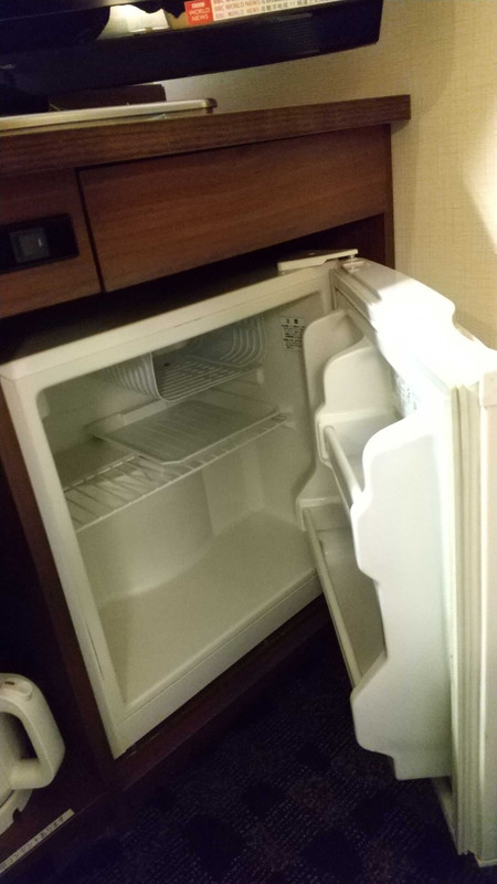 冷蔵庫は空です