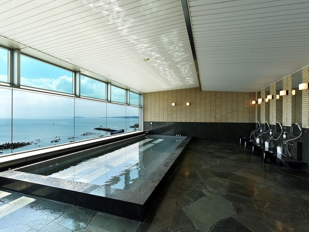 かわりゆく海を眺めながら、特別な一杯に酔う4264855