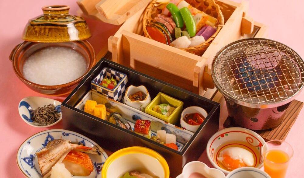 寄木細工の器で頂く
体に優しい朝ご飯 / 1