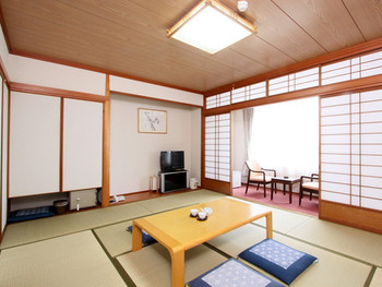 うさぎと遊んで夏季は屋外プールで大はしゃぎ4001271