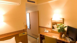 ルーム セミダブルベッド 1 台 禁煙