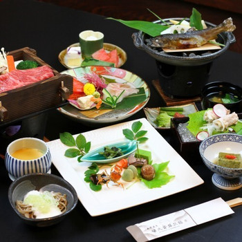 半露天風呂付き客室で自然を眺めながら2人だけの時間を♡4038735