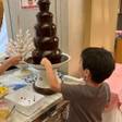 夕食バイキング。子ども達はチョコフォンデュがお気に入りのようです！