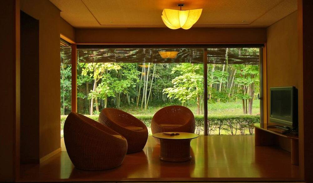 客室から望む庭園 / 4