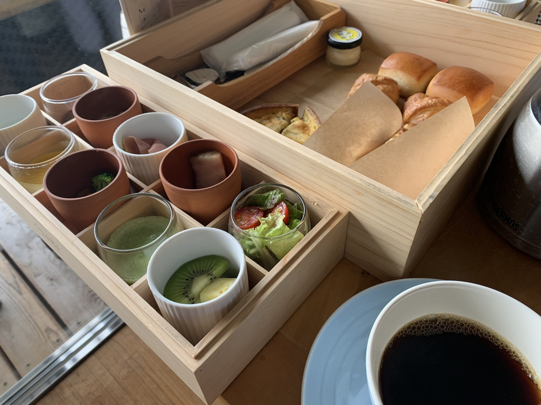 客室での朝食