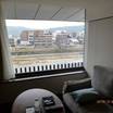 部屋から見える鴨川と東山。