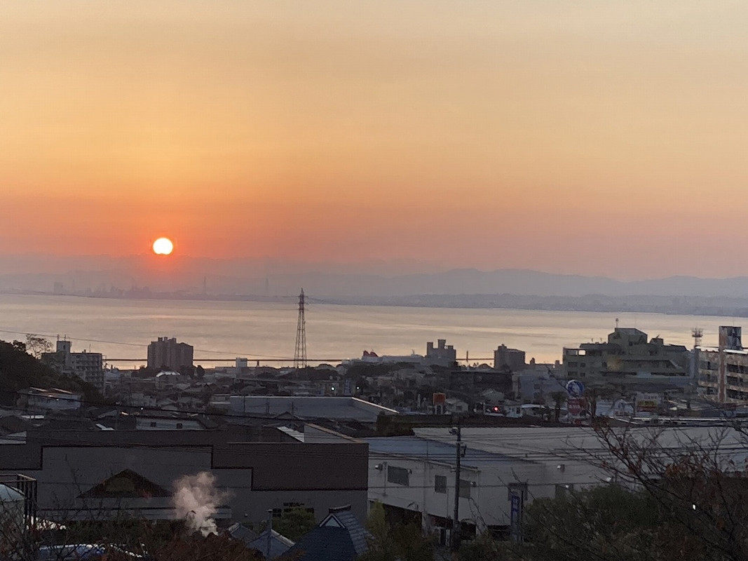 客室から眺めた朝陽