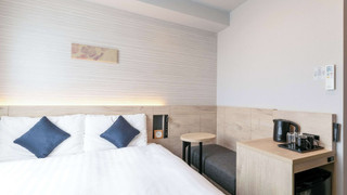 スタンダード ルーム クイーンベッド 1 台 禁煙