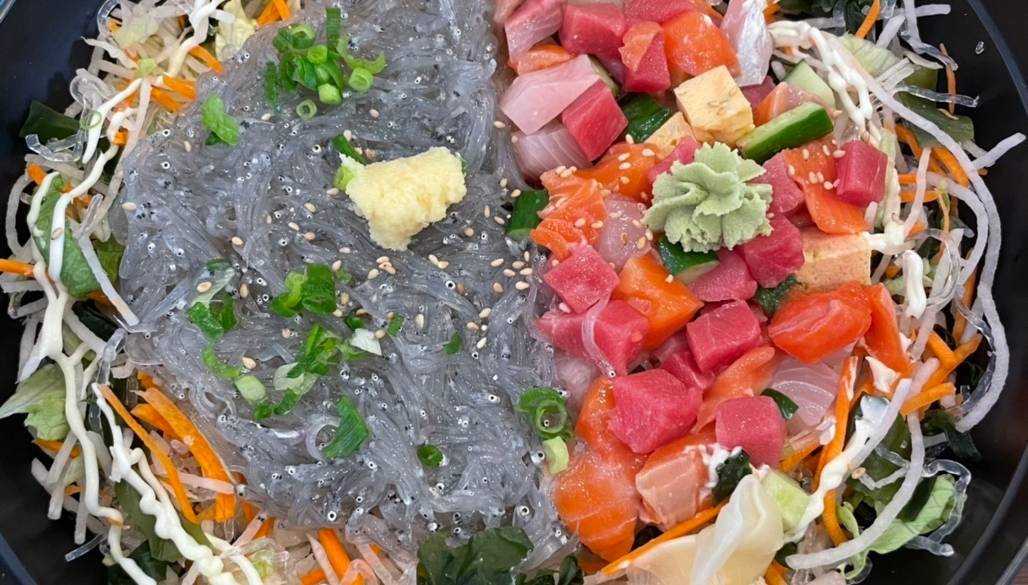 「とびっちょ」で
江の島名物に舌鼓 / 2