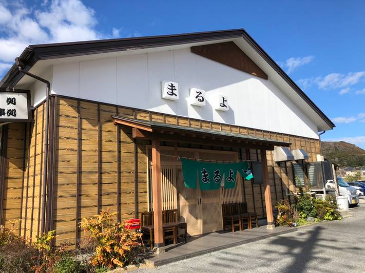 「まるよ 西条店」で
新鮮な海鮮丼ランチ / 5