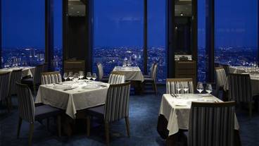 The 30th Restaurant / 4