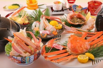 日本海産「活け蟹」にこだわる料理自慢のお宿。温泉めぐりも楽しい♪3905645