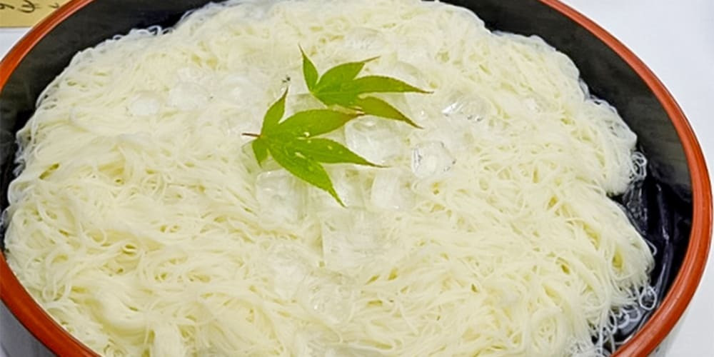 旅館のお食事処