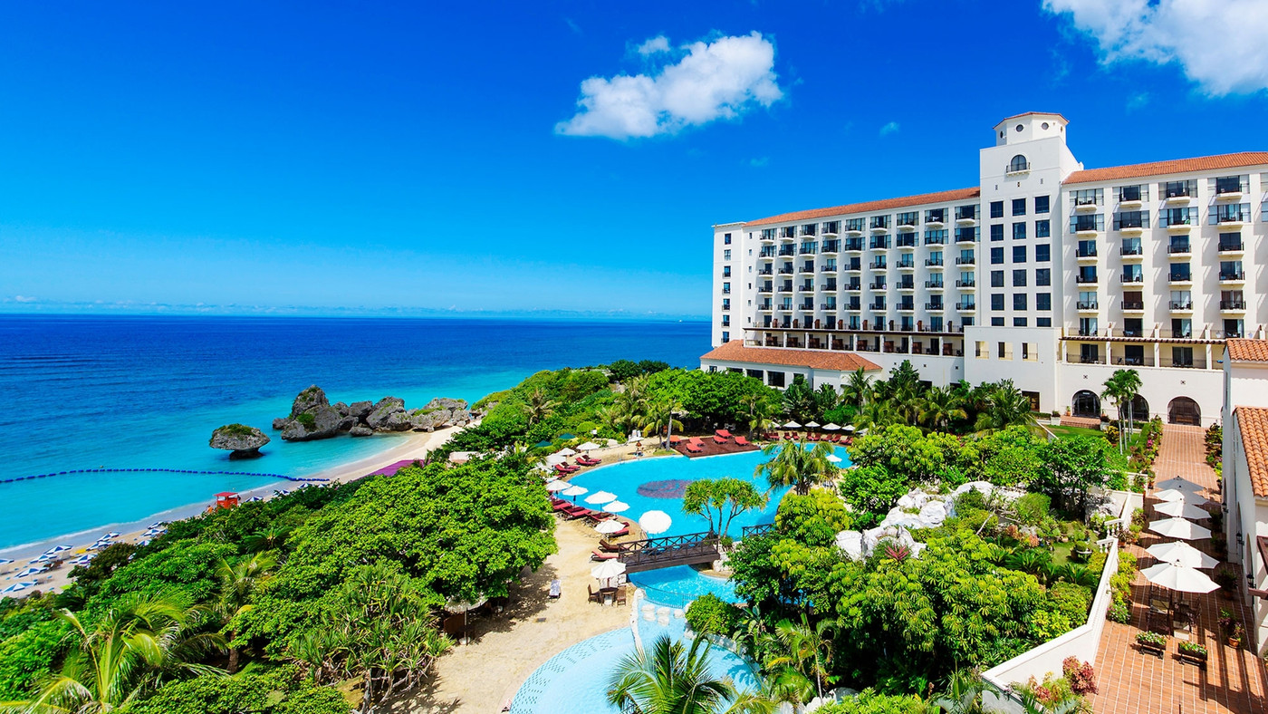 南欧風リゾートホテル♪マッサージ効果が期待できるプールで思う存分リラックス3657587