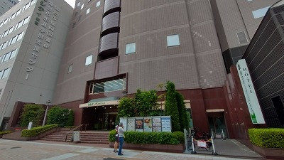 仙台駅東口、徒歩4分ほど（信号2つ分）