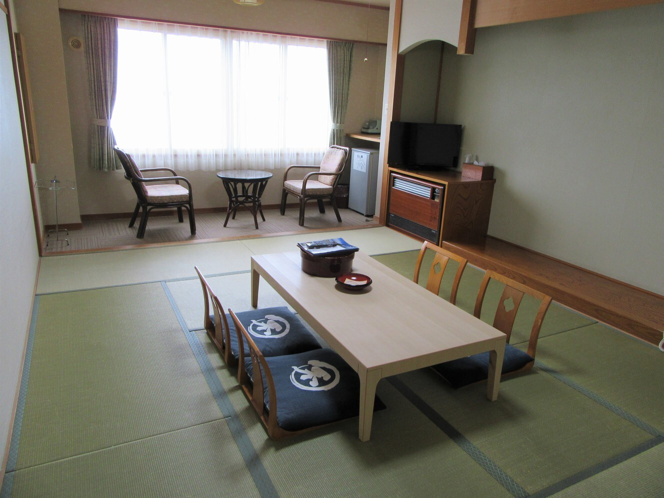 日本海をのぞむ絶景露天風呂と赤茶色の温泉が魅力4262945