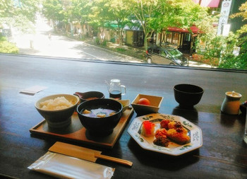 「レストラン酢重正之」 料理 115204330 ２階のカウンターから旧軽井沢