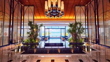 フロントエントランス / 1