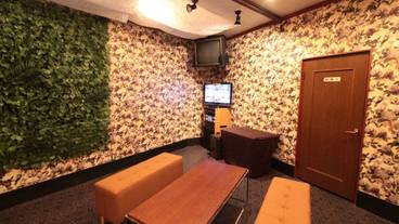 カラオケ ルーム / 3