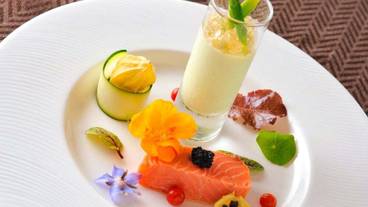 食事・飲み物 / 23