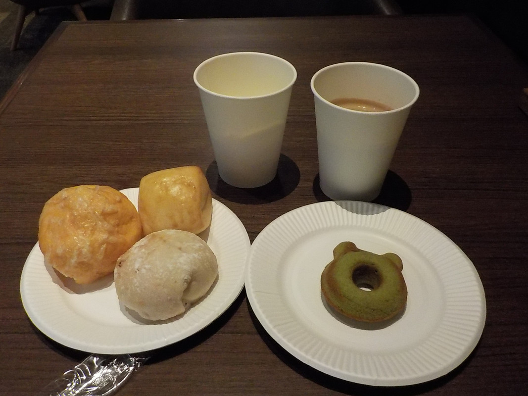 ラウンジで