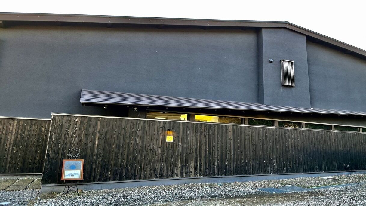 記念日プランはケーキ&ブーケ付き。1日2組限定の宿3994057