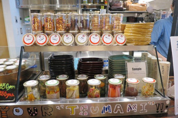 「常陸野ブルーイング・ラボ 神田万世橋店」 料理 40772900 びん’Sフードがいっぱい