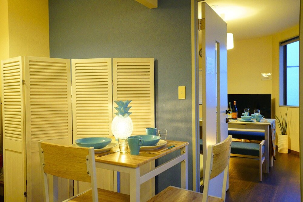 客室内のダイニングエリア