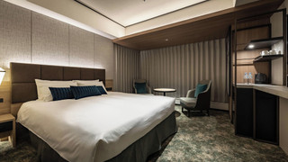 ユニバーサルダブル