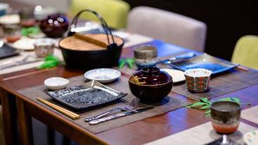 客室内のダイニングエリア / 28