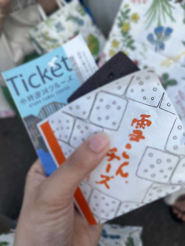 ホテルから小樽エリアまでは車で50分程。00ou09さんは「小樽運河クルーズ」などを楽しんだそう。「六花亭の雪こんチーズはその場ででしか食べられないのでぜひおすすめ！」とのこと / 1