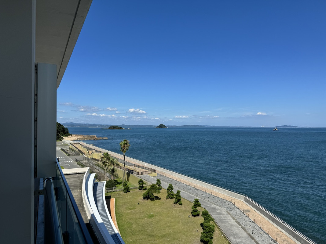 ホテルから見える海