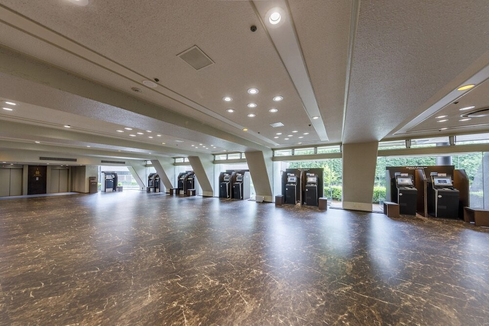 チェックイン / チェックアウト キオスク