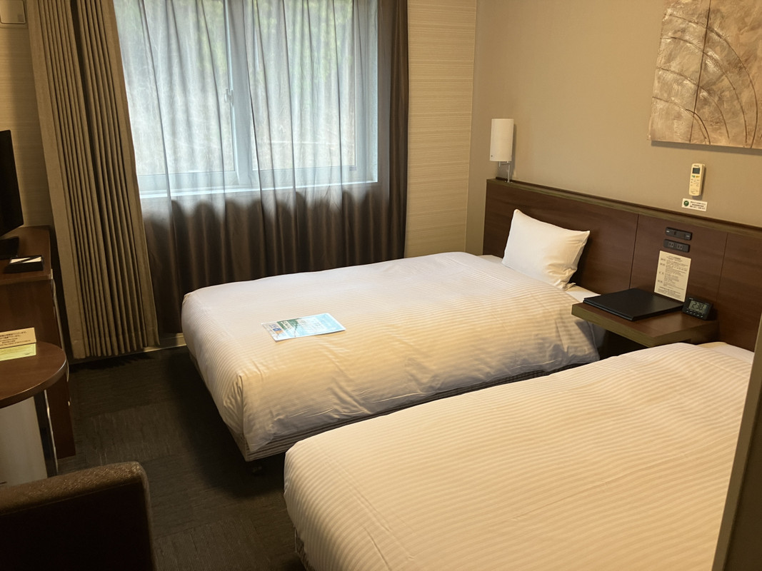 部屋の広さはこのクラスでは十分。