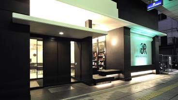 施設の入り口 / 12