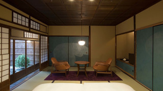 本館102:プライベートガーデン付デラックスハリウッドツイン